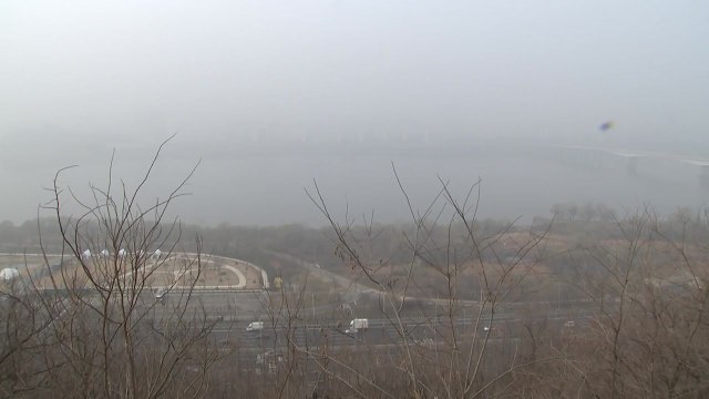 [날씨] 출근길 쌀쌀, 낮 포근...황사 영향, 중서부 공기 탁해 / YTN