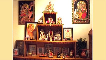 घर की इन जगहों पर भूलकर भी ना लगाएं पूर्वजों की तस्वीरें, माना जाता है अशुभ । Boldsky