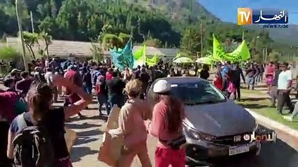 الأرجنتين: محتجون يهاجمون سيارة الرئيس ألبرتو فرنانديز