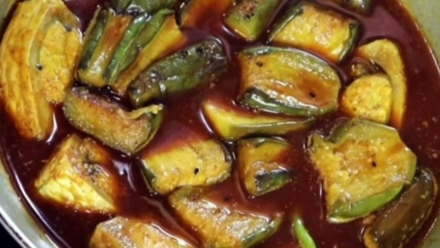 বেগুন সিম দিয়ে ইলিশ মাছের ঝোল রেসিপি । Bangla Begun Ilish Jhol Recpie । Hilsha Fish Recpie ।