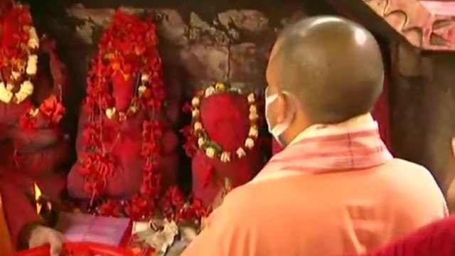 Guwahati: CM Yogi offers prayers at Kamakhya Temple