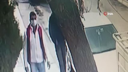 2 kişinin yaralandığı bıçaklı kavga kamerada