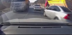 Arnavutköy'de trafikte makas terörü kamerada