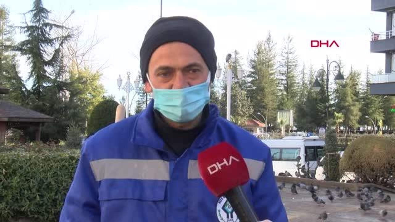 RİZE Süpürgesini kaçıran sokak köpeğine 'o bana zimmetli' diye seslenen görevli: Mama veremiyorsanız sevgi verin