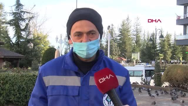 RİZE Süpürgesini kaçıran sokak köpeğine 'o bana zimmetli' diye seslenen görevli: Mama veremiyorsanız sevgi verin