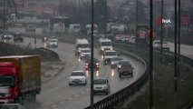 43 İlin Geçiş Güzergahında Trafik Yoğunluğu: Kar Yağışı Sürücüleri Olumsuz Etkiledi