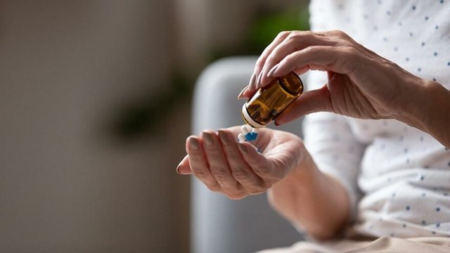 'Bilinçsiz antibiyotik kullanımı corona virüsü ağırlaştırabilir'