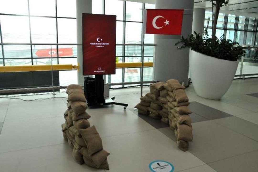 İstanbul Havalimanı'nda, Çanakkale Zaferi'nin 106. yıldönümü için "Dinle Yolcu" projesi
