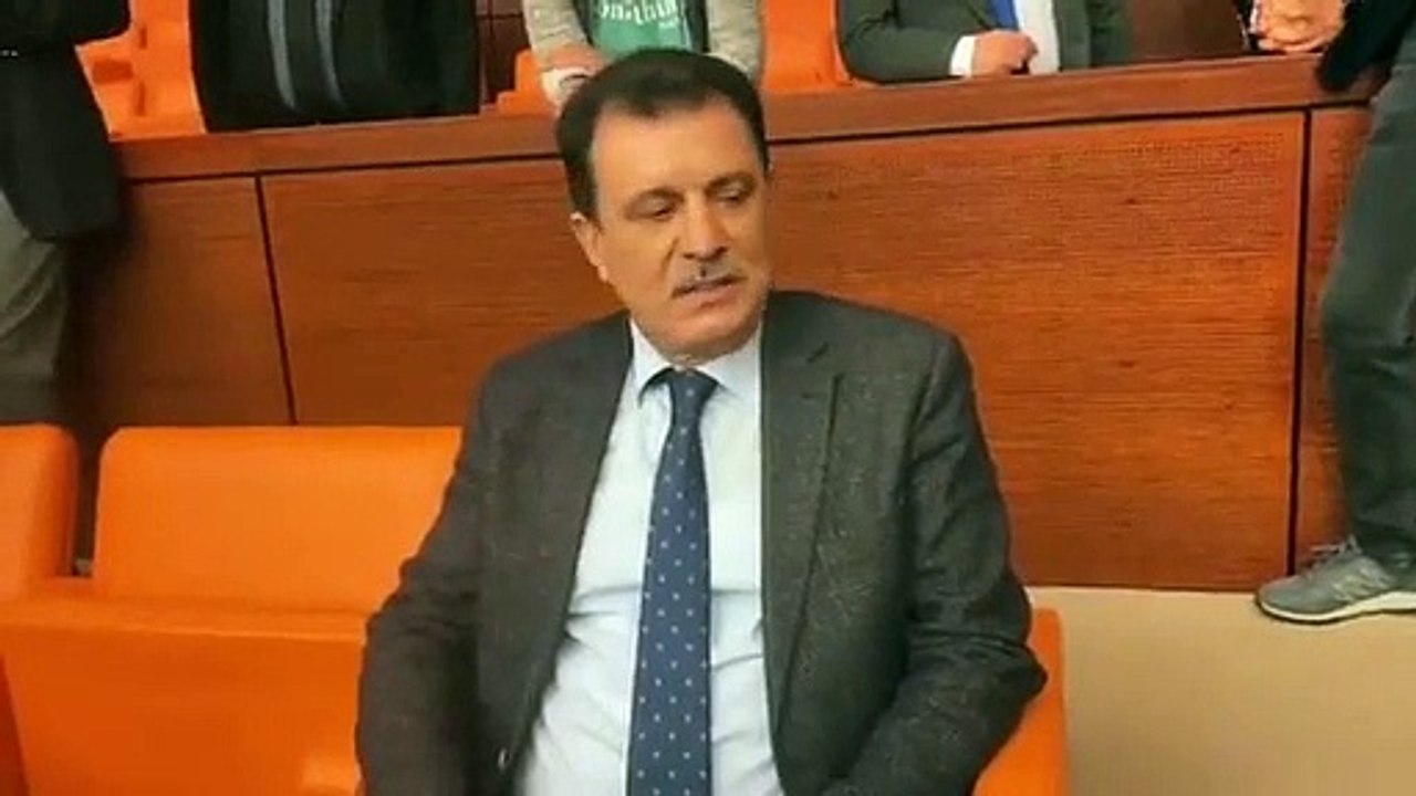Eski AKP'li vekil Meclis'te "Kahrolsun otokrasi" diyerek protesto etti