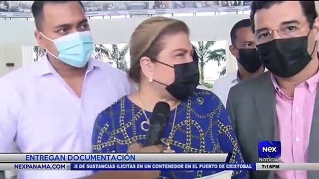 Directivos de Realizando Metas entregan documentación - Nex Noticias