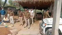 पुलिस ने छापेमारी के दौरान अवैध कच्ची शराब की बरामद