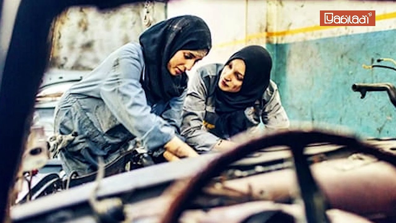 نجلاء لشقر.. ميكانيكية شابة تتحدى الصور النمطية وتقتحم عالما "ذكوريا" رفقة شقيقتها‎