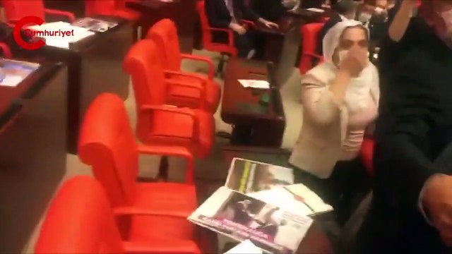 AKP'li Alpay Özalan'ın, Gergerlioğlu'nu yaka paça Meclis'ten çıkarmaya çalıştığı anlar böyle kaydedildi