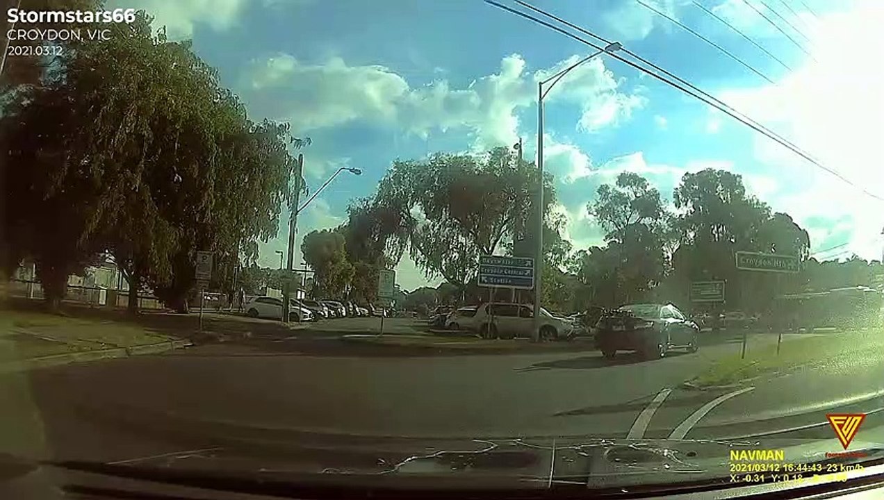 Transdev bus accident 2021.03.12 — CROYDON, VIC