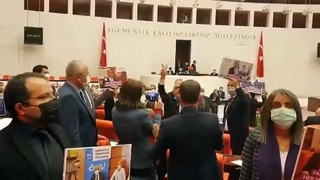 Ömer Faruk Gergerlioğlu milletvekilliğinin düşürülmesinin ardından böyle seslendi: Hiçbir yere gitmiyorum!
