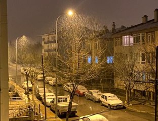 Afyonkarahisar'da gece yarısı kar yağışı sürprizi