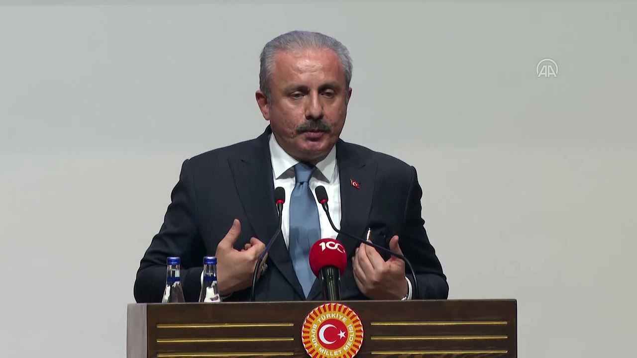 ANKARA - TBMM Başkanı Şentop, ”Katılımcılık ve Çoğulculuk Ekseninde Türkiye'nin Cumhurbaşkanlığı Sistemi Konulu Çarşamba Konferanslarına katıldı (7)