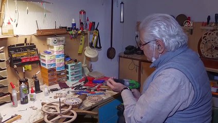 AFYONKARAHİSAR - Emekli Harbi, tamir için getirilen İsviçre saatinden etkilenerek, kendi adıyla saat üretmeye başladı