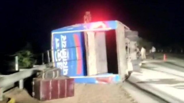 At least 14 injured as bus overturns on Yamuna Expressway
