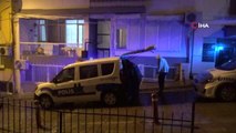 İzmir'de yakayı ele veren hırsızlar ev sahibini bıçakladı