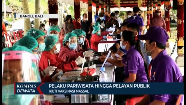 Pelaku Pariwisata Hingga Pelayan Publik Ikuti Vaksinasi Masal