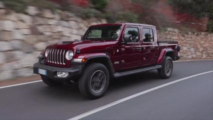 Jeep® Gladiator Overland Driving in the country
