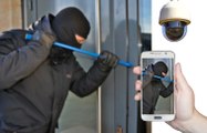 “¡Están robando! ¡A por ellos!”: los vecinos ponen en fuga a los ladrones de la tienda de móviles