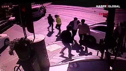 Can pazarı anbean görüntülendi! 2 kişiye çarpan sürücü kaçtı