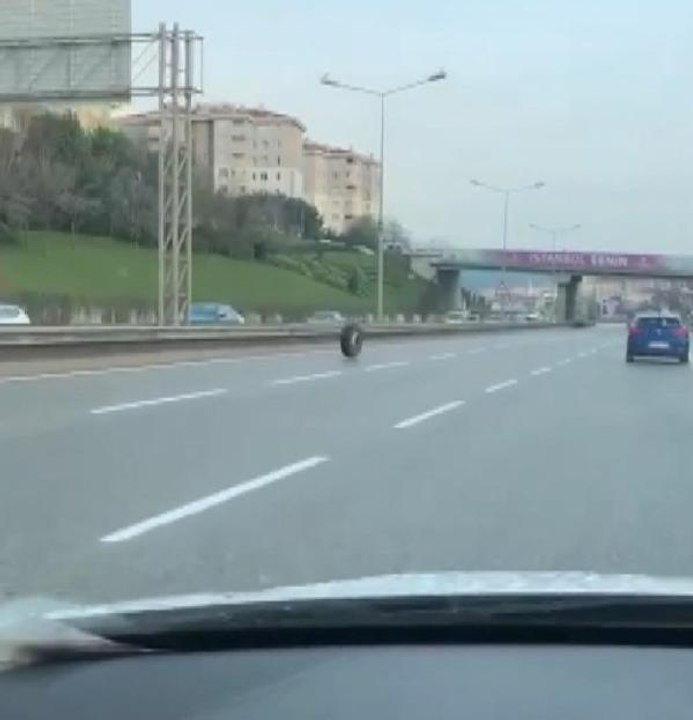 OTOYOLDA SÜRÜCÜLERİ ŞAŞIRTAN GÖRÜNTÜ