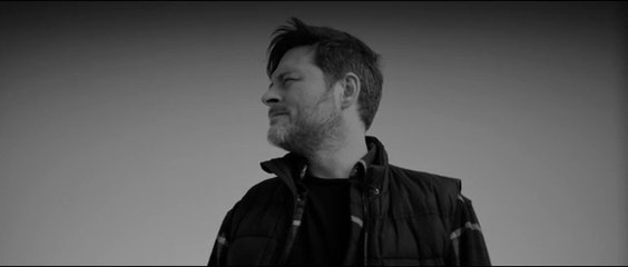 Tuna Kiremitçi - Aşkınla Her Şey Oldum