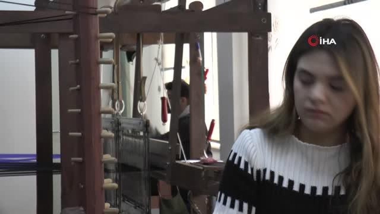 Kutnu kumaşı el tezgahlarında gelecek nesillere aktarılıyor