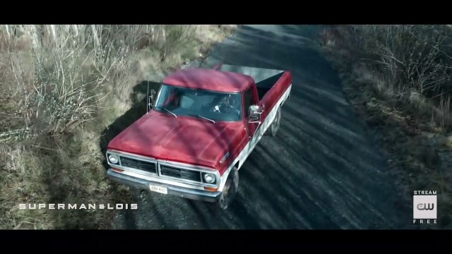 Superman & Lois 1x04 - Clip from Season 1 Episode 4 - Shuster Mines