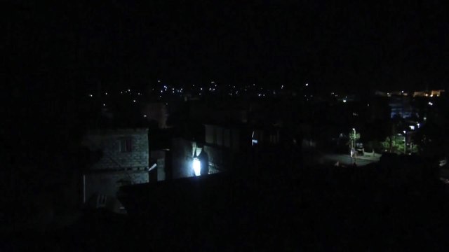 الانقطاع المتكرر للكهرباء يثير استياء سكان المحافظات الجنوبية باليمن