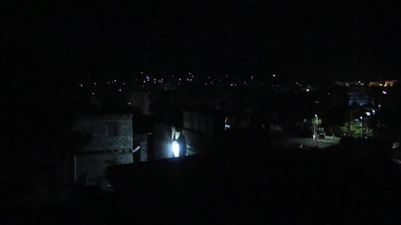 الانقطاع المتكرر للكهرباء يثير استياء سكان المحافظات الجنوبية باليمن