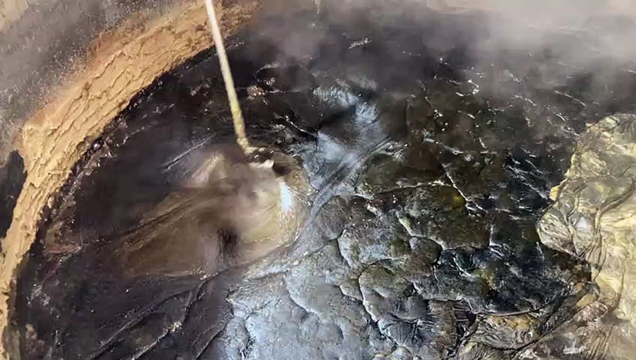 La salle des chaudrons et son chaudron fumant