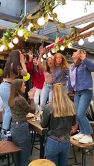 İsrail'de aşılama süreci tamamlandı; sosyal mesafe kalktı, sokaklar doldu