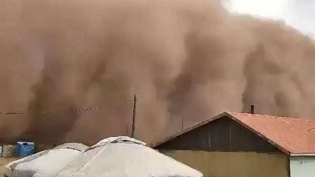 Kazakistan'da kum fırtınası