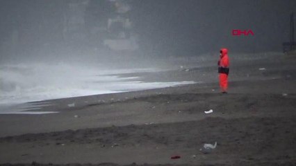 DÜZCE Denizde kaybolduğu düşünülen yaşlı adamı arama çalışması ikinci gününde sürüyor