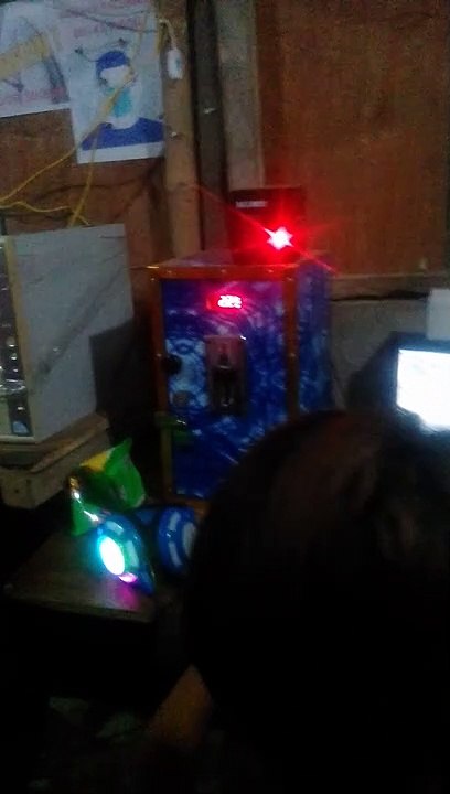Computer shop playing