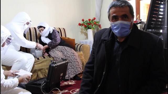 VAN - Hasta ve yaşlılara 'evde nüfus cüzdanı' hizmeti devam ediyor