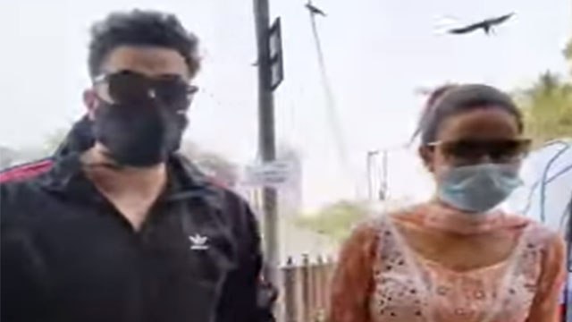 Jasmin Bhasin और Aly Goni Mumbai के Andheri में ये करते दिखे; Watch video | FilmiBeat