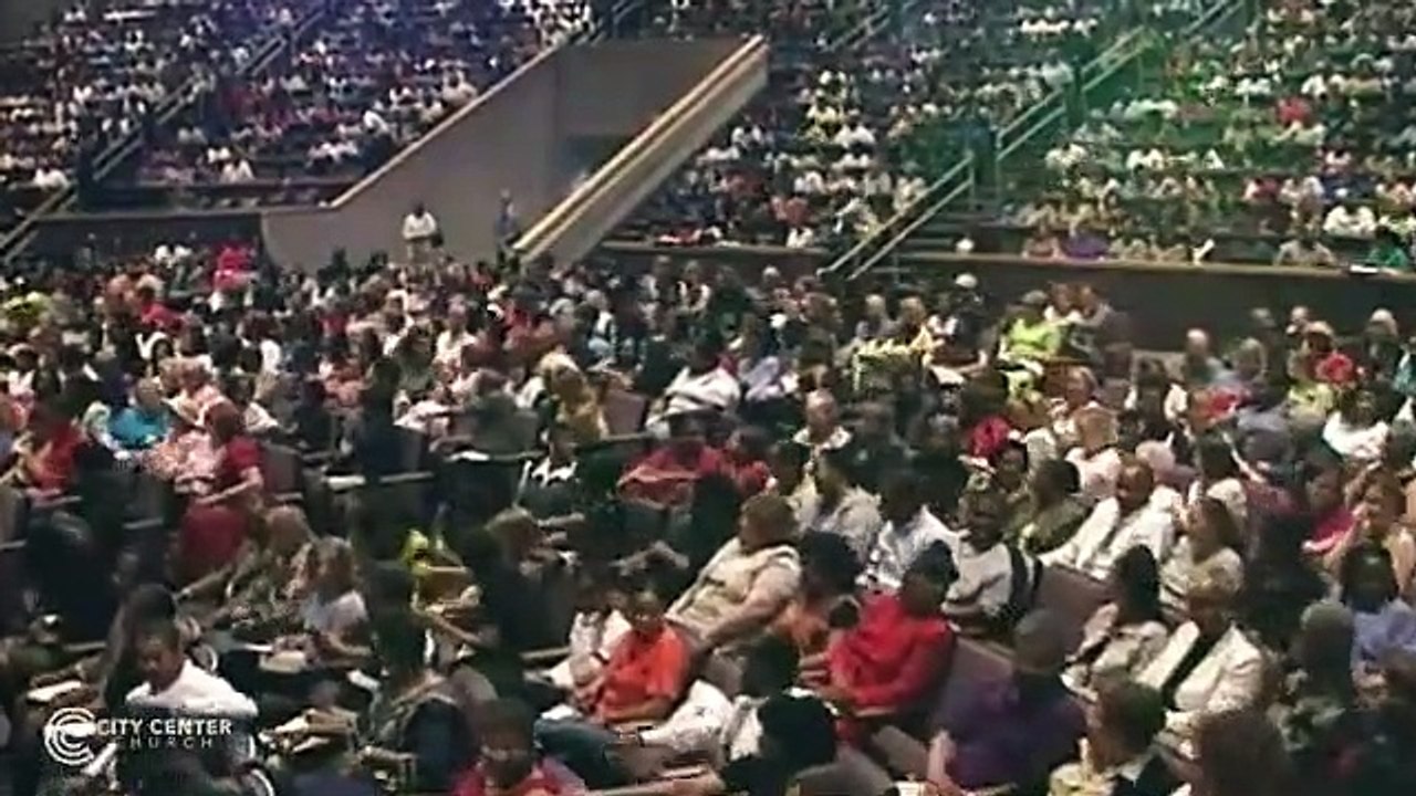 TD Jakes - The Power to Pull People Out! (POWERFUL SERMON!)