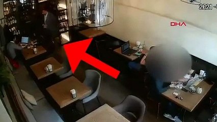 Ermeni Bakan gazeteciyi kafede darp etti