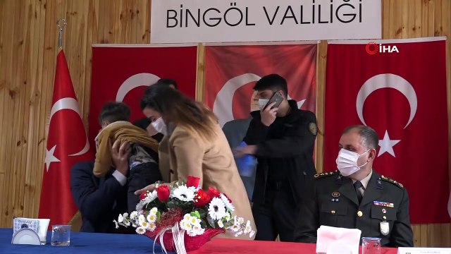 İdlib şehitlerinin ailelerine 'Devlet Övünç Madalyası'