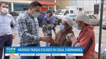 Creativa campaña ecológica convoca a decenas de ciudadanos en torno al reciclaje