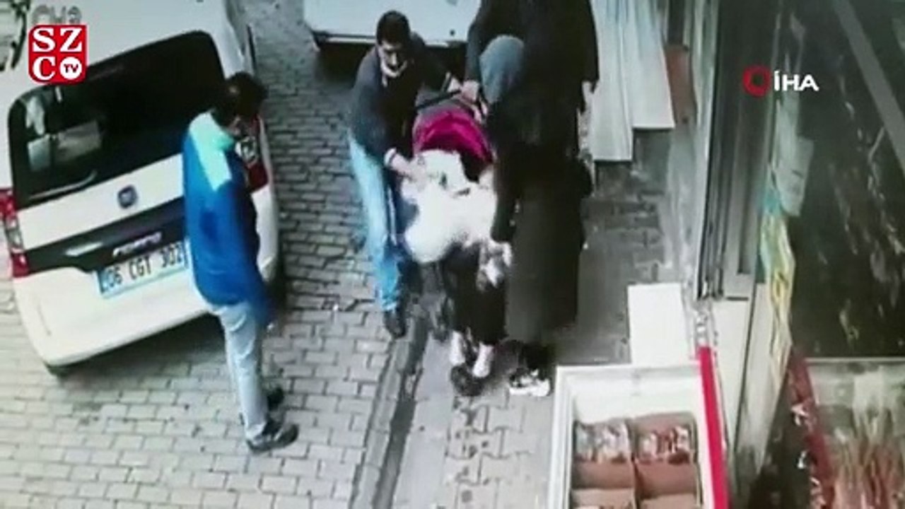 Bağcılar’da içinde bebek bulunan araba yola düştü, o anlar kameraya yansıdı