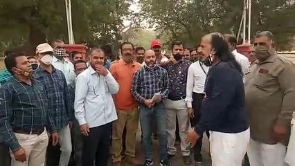 जेएनवीयू में कर्मचारियों का प्रदर्शन