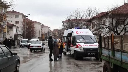 Скачать видео: Çubuk'ta 5 katlı binanın çatısına yıldırım düştü