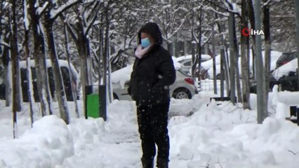 - Kosova’da ilkbaharda kar sürprizi