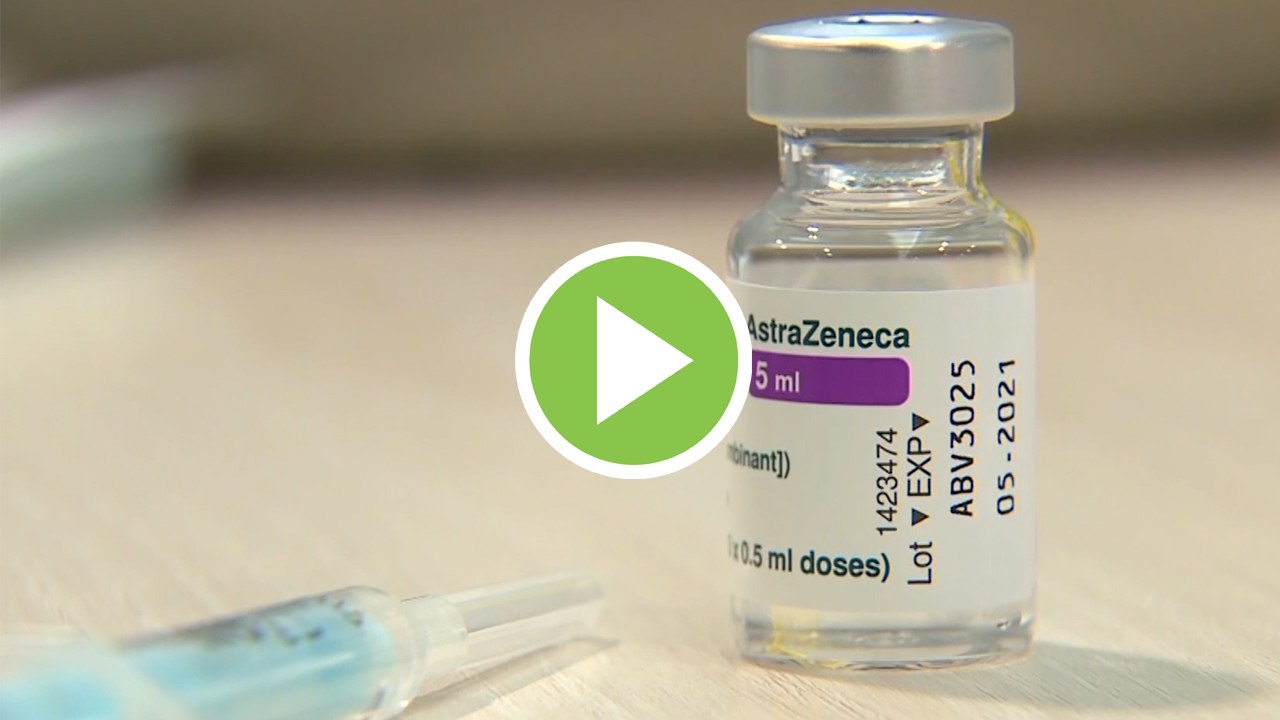 Sanidad propone ampliar el uso de la vacuna de AstraZeneca hasta los 65 años de edad